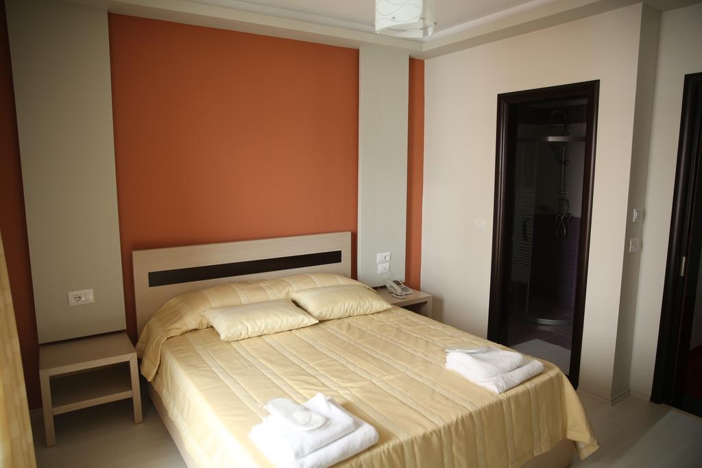 Hotel Pogradeci Δωμάτιο φωτογραφία