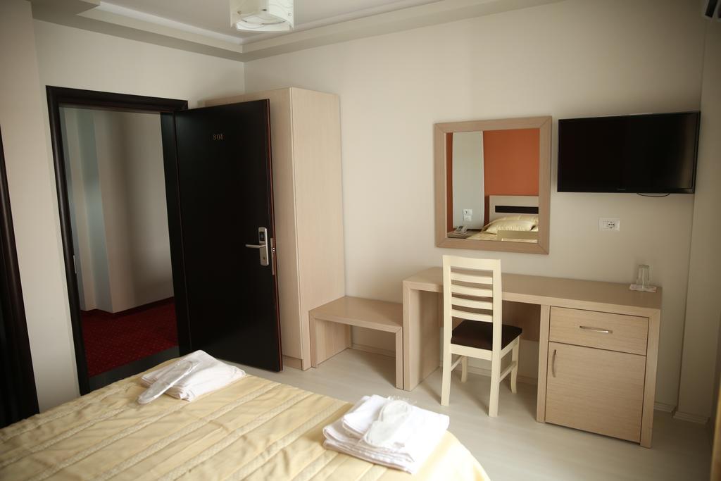 Hotel Pogradeci Δωμάτιο φωτογραφία