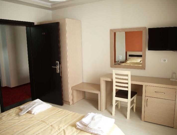 Hotel Pogradeci Εξωτερικό φωτογραφία