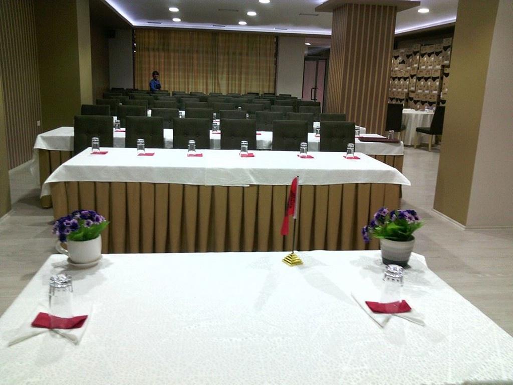 Hotel Pogradeci Εξωτερικό φωτογραφία